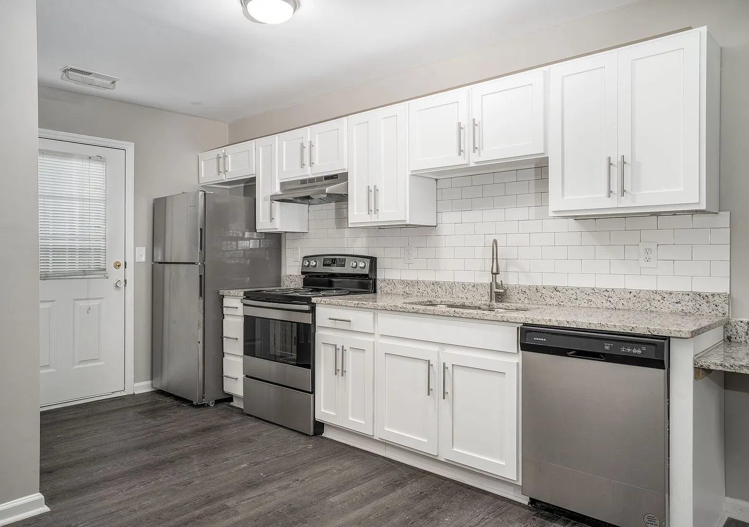 Hampton Village Apartments — Photo 1