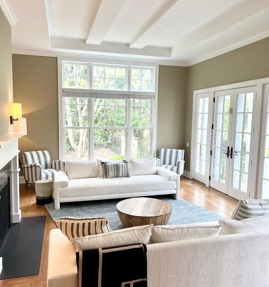 East Hampton Village Fringe Traditional 4BR and 4.5 baths — Photo 2