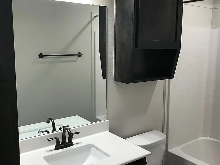 5600 Settlers Ct #B — Photo 21