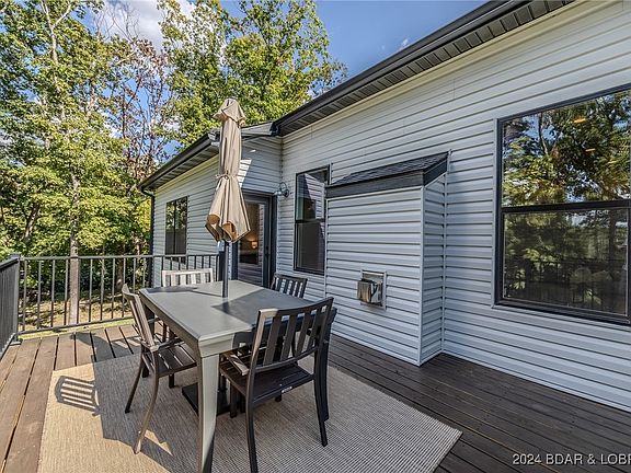 3rd image of 248 Fairlawn Cir