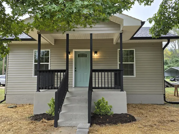 9855 Walnut St, Soddy Daisy, TN 37379