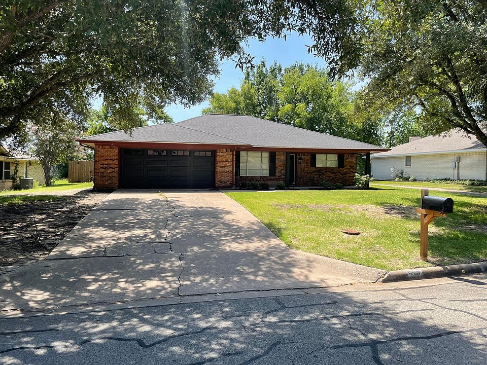 1st image of 607 Deer Dr