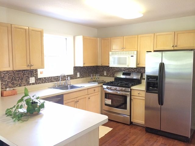 1st image of 39 Windy Hill Ln
