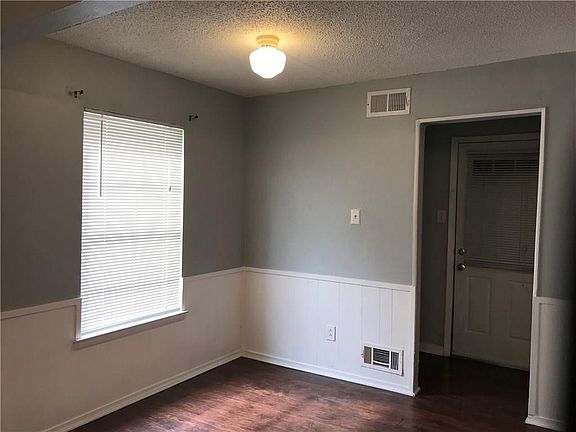 3rd image of 622 Dawn Dr