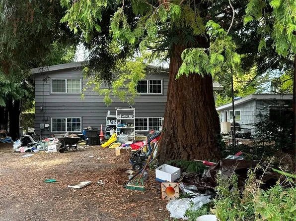 1445 10th Place N, Edmonds, WA 98020