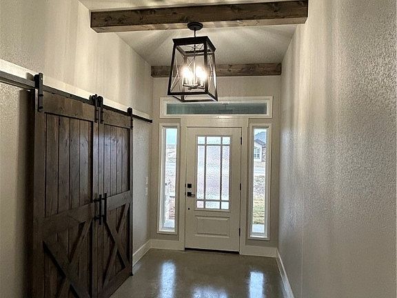 3rd image of 212 Hillside Ln