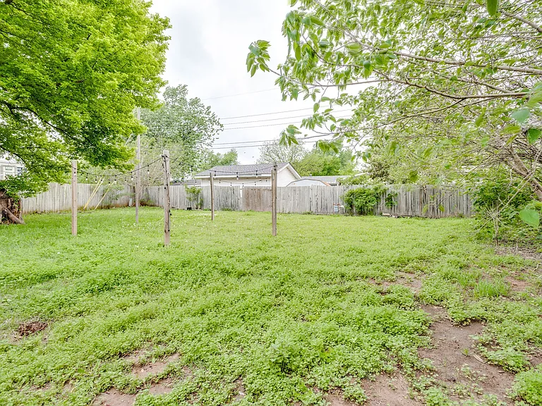 641 SW 15th St — Photo 33