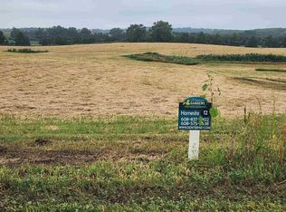 L12 Lucas Ln #12, Sun Prairie, WI 53590