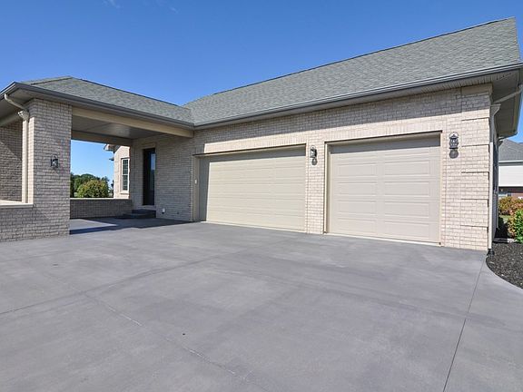 3rd image of 3625 Wakefield Dr