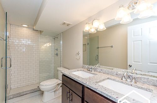 3rd image of 1617 N Fairfield Ave APT 2