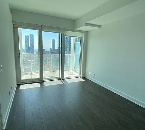 3rd image of 88 Queen St E #3208