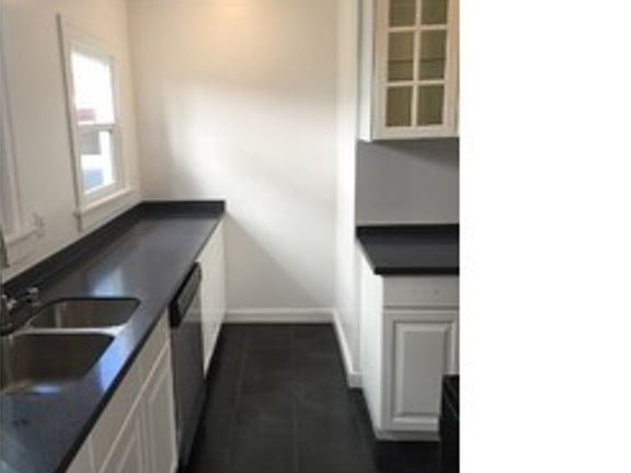 3rd image of 204 S Berendo St #204