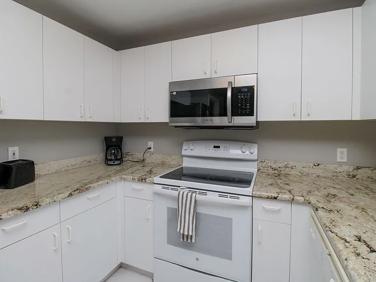 519 Roma Ct #3305 — Photo 24