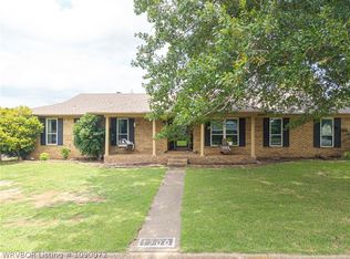 1500 N 13th St, Van Buren, AR 72956