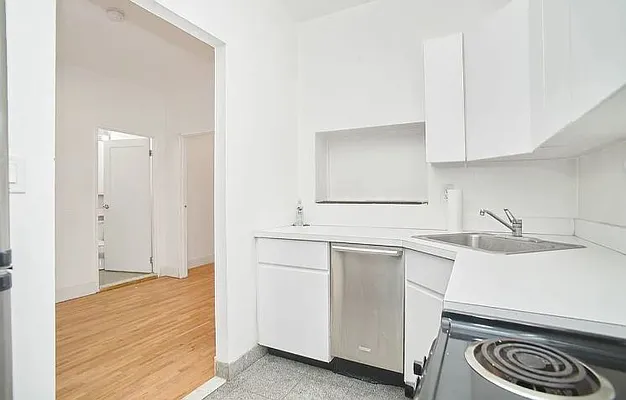 Rented by Mossanen Group | media 30