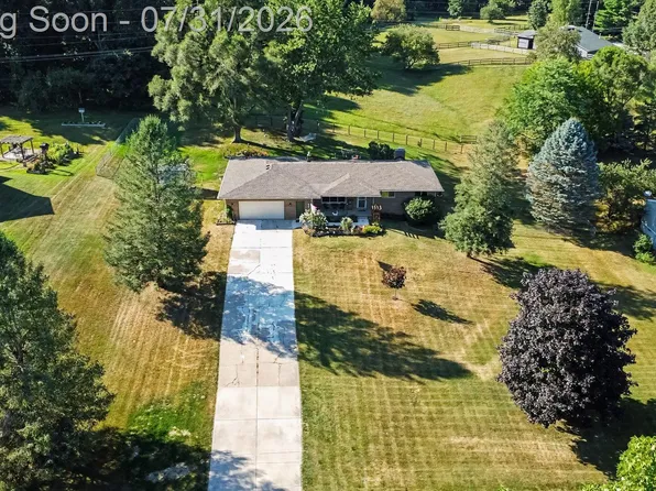 2777 White Lake Rd, Highland, MI 48356