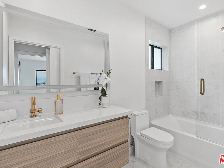 2043 Paramount Dr — Photo 4