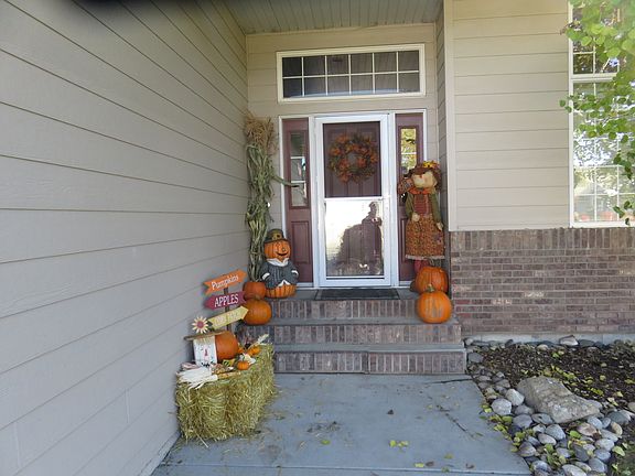 3rd image of 3864 Parkhill Dr