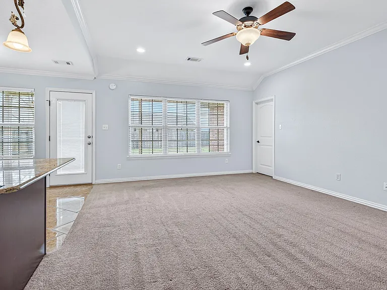 2701 Dyllan Ct — Photo 30