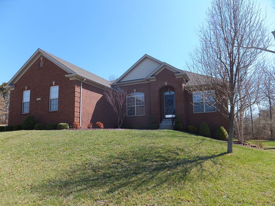 136 Waterford Circle