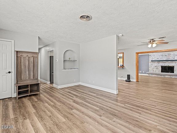 5th image of 1271 Cedar Cir