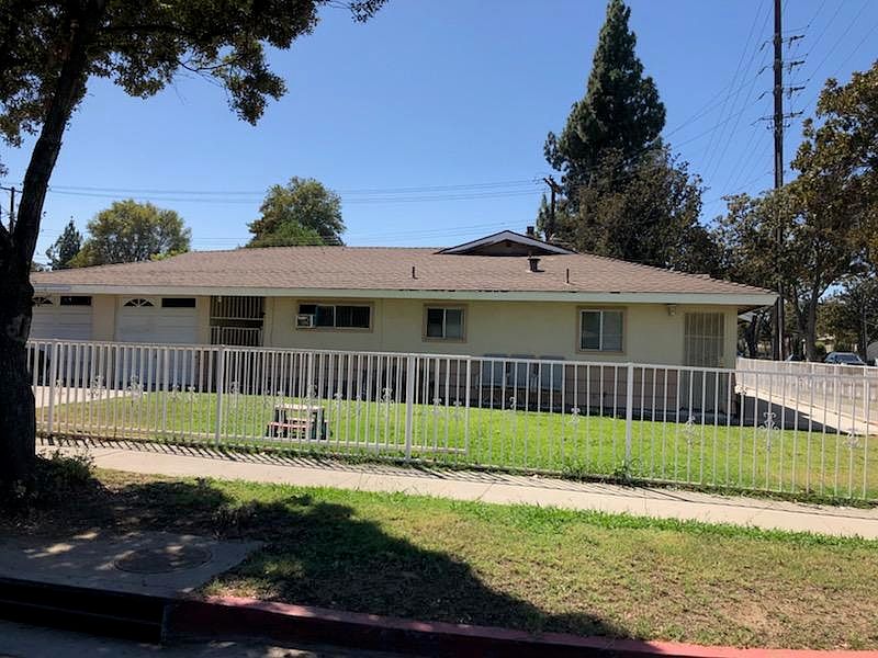 2nd image of 9362/9364 California Ave Ave