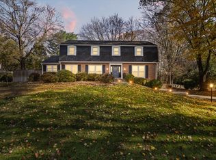 10311 Hunt Country Ln, Vienna, VA 22182