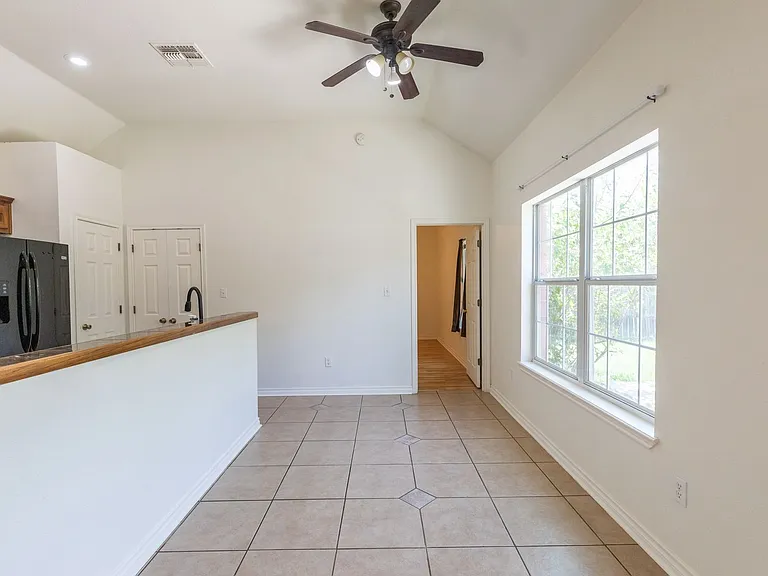 3310 Silver Oaks Dr — Photo 10