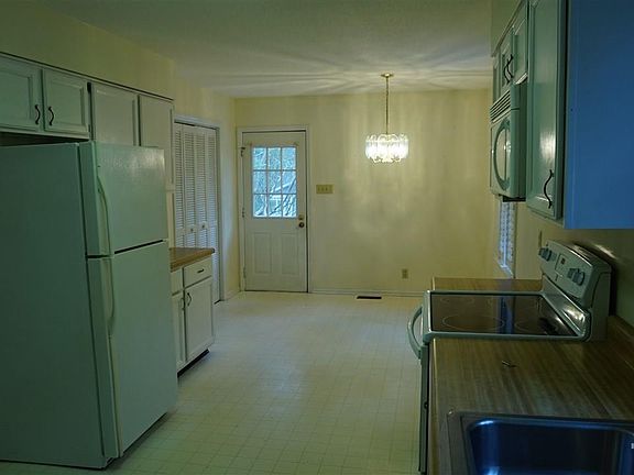 4th image of 3106 Hornbuckle Pl