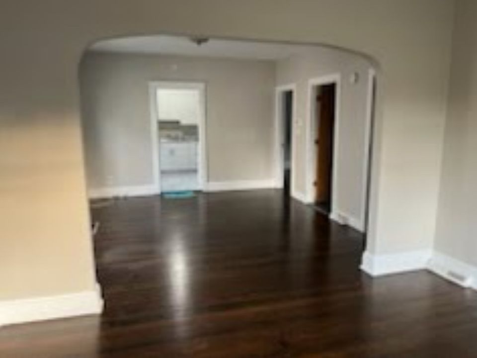 1st image of 4707 10th Ave