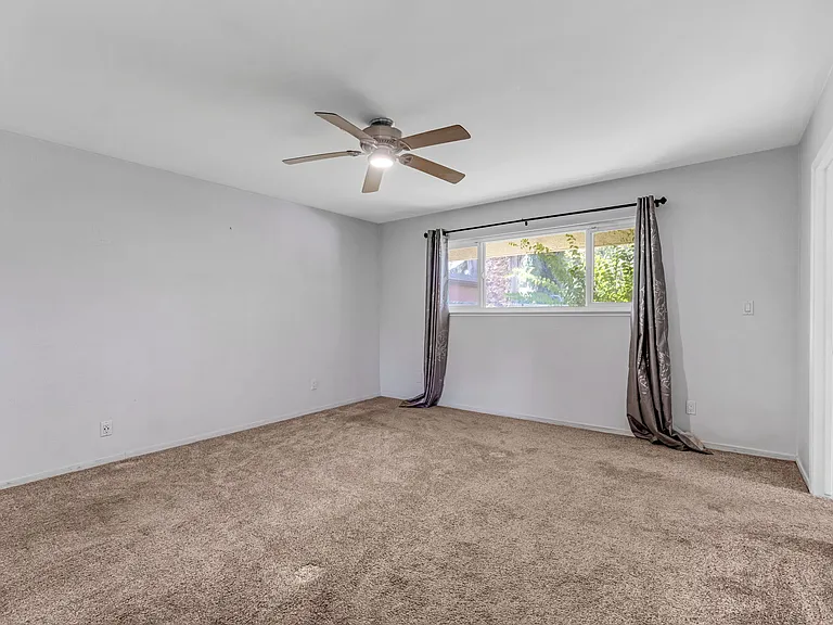 5170 E Huntington Ave — Photo 22
