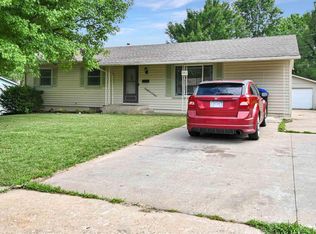 3311 SW 30th Ter, Topeka, KS 66614