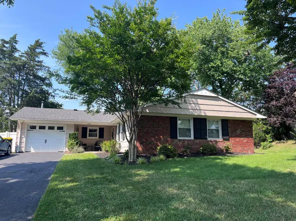 12802 Middleton Ln, Fairfax, VA 22033