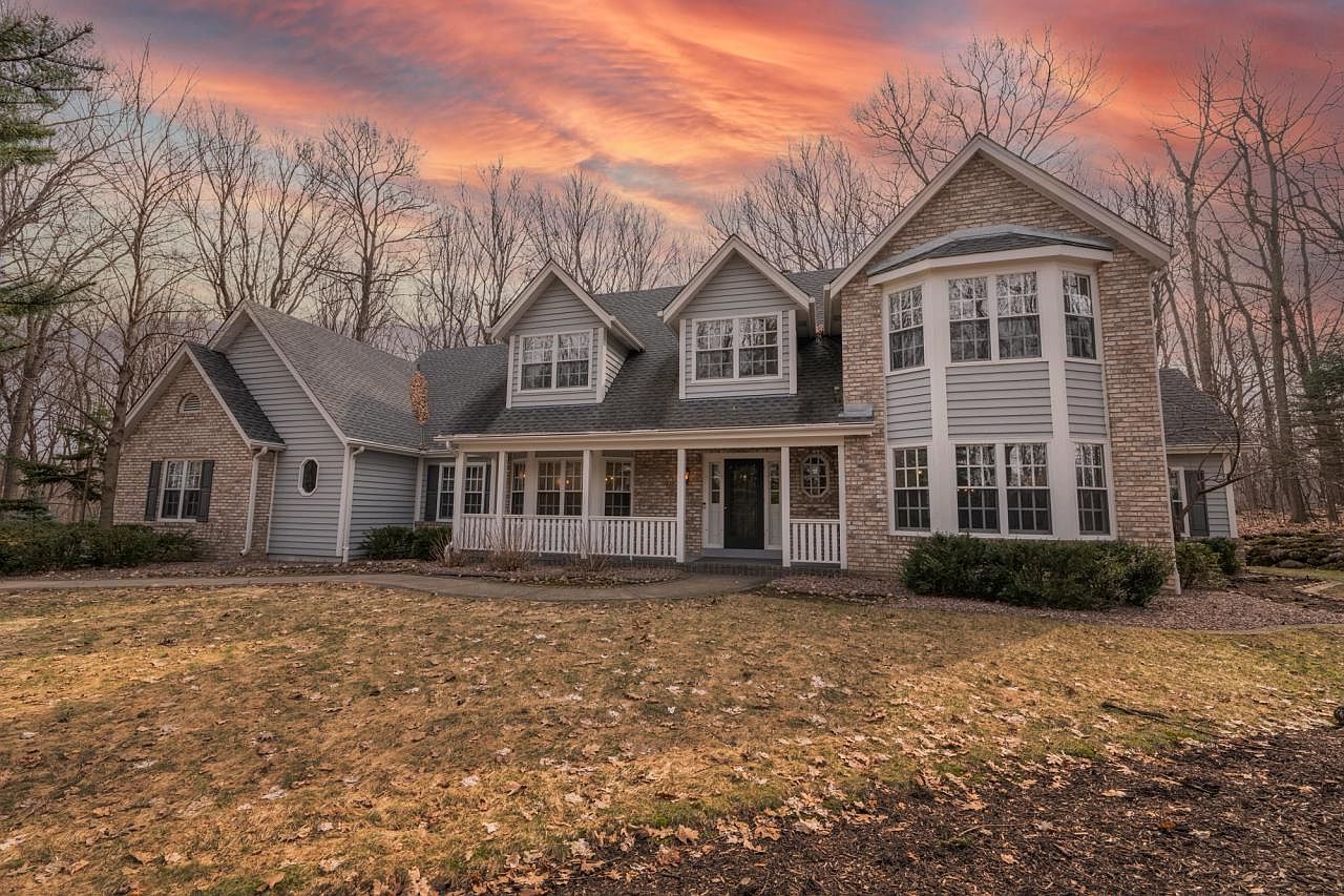 5830 Scenic DRIVE, West Bend, WI 53095 Zillow