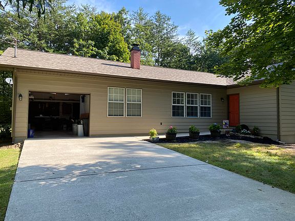 3rd image of 111 Thornhill Ln