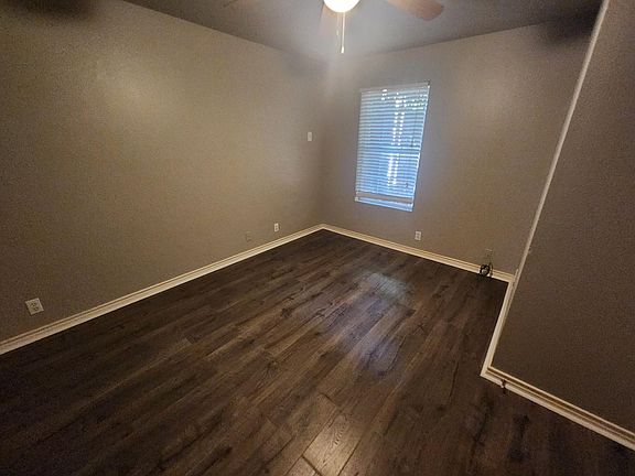 5th image of 2714 Whitis Ave APT B