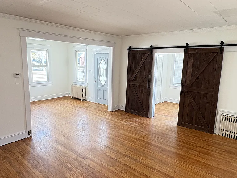 35 Lewis Pl #1 — Photo 3