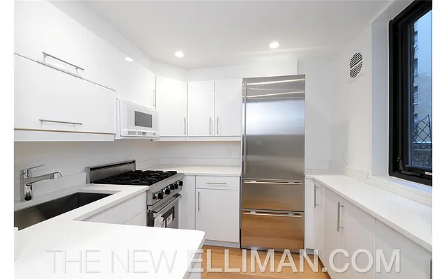 Rented by Douglas Elliman | media 38