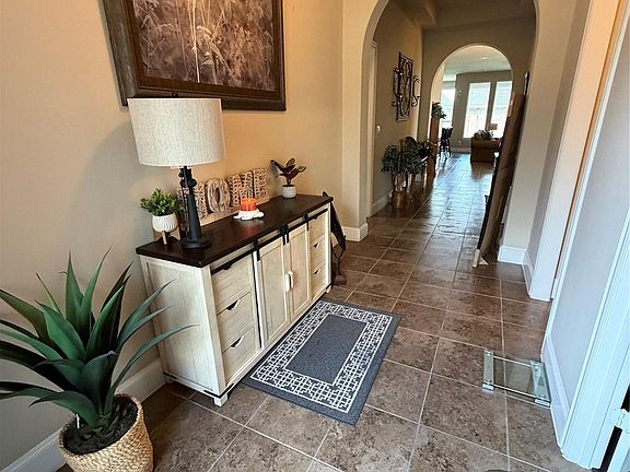 3rd image of 507 Summer Arbor Cir