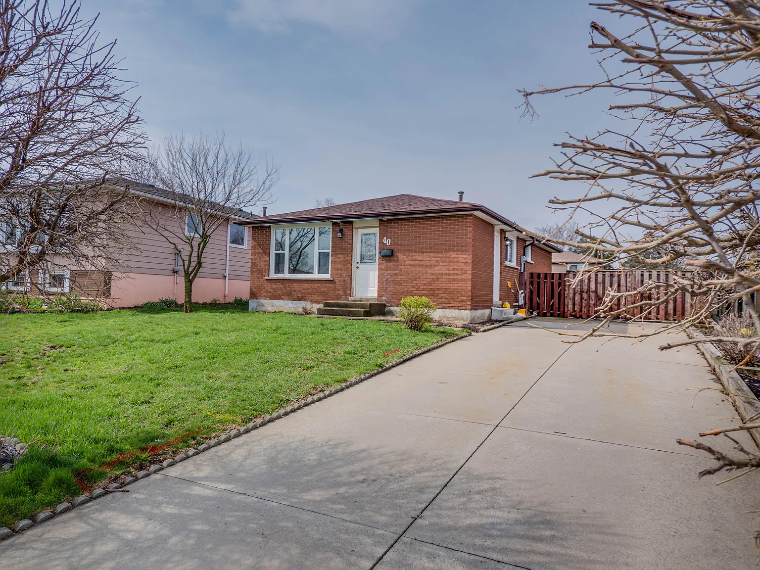 40 Laird Drive Hamilton ON L8T 4L7 — Photo 2