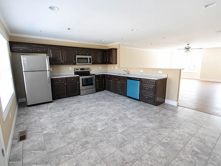 Whitehall Terrace Townhomes — Photo 36