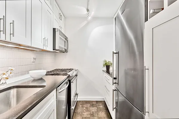 Sold by Compass | media 19