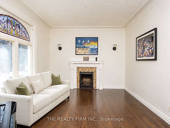 2nd image of 774 Queens Ave #772