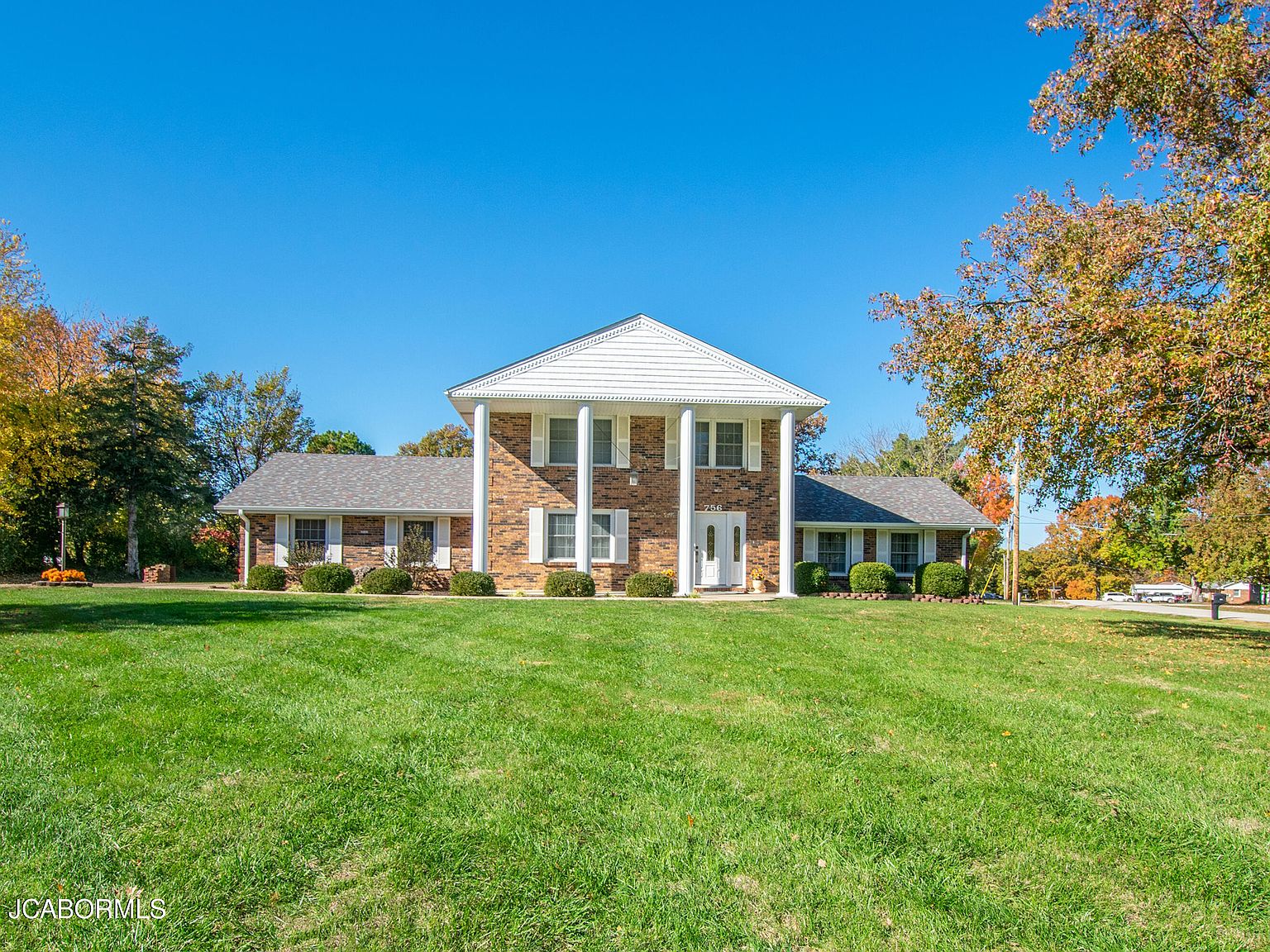 756 S Summit Dr, Holts Summit, MO 65043 | Zillow