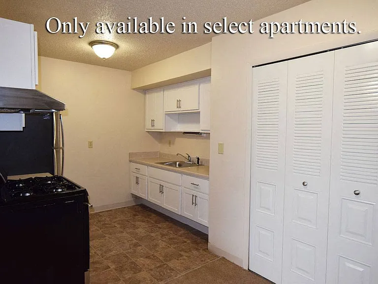 Granada Apartments — Photo 10