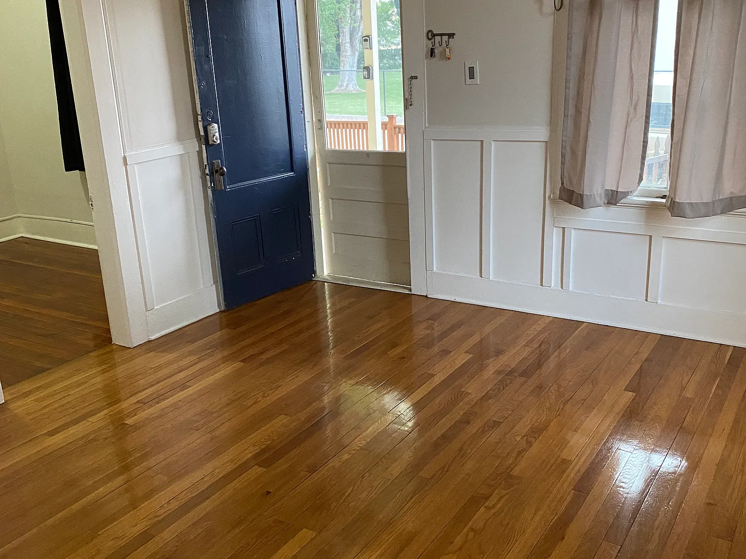2 bed, 962 sqft, $1,490 — Photo 3