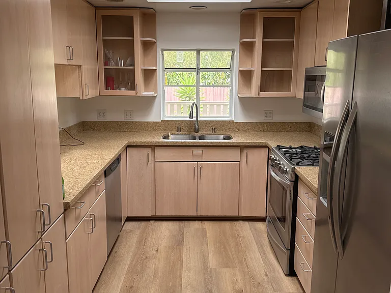 653 Pier Ave #3 — Photo 25