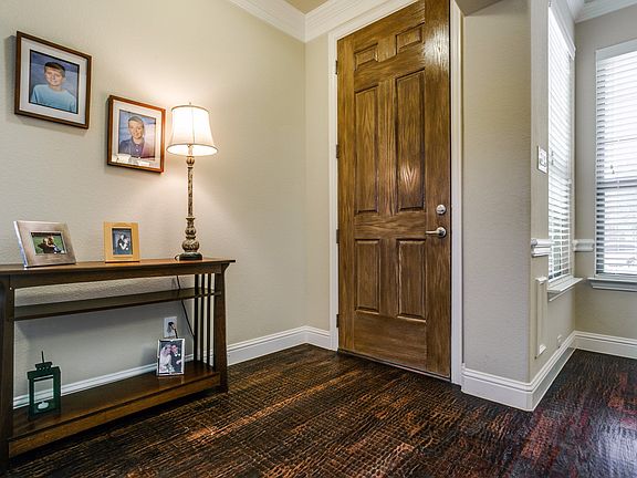 2nd image of 1720 Goldenrod Ln