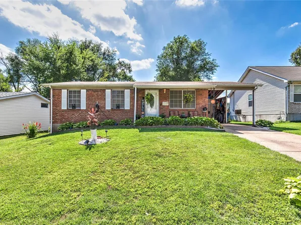 6831 Torlina Dr, Saint Louis, MO 63134