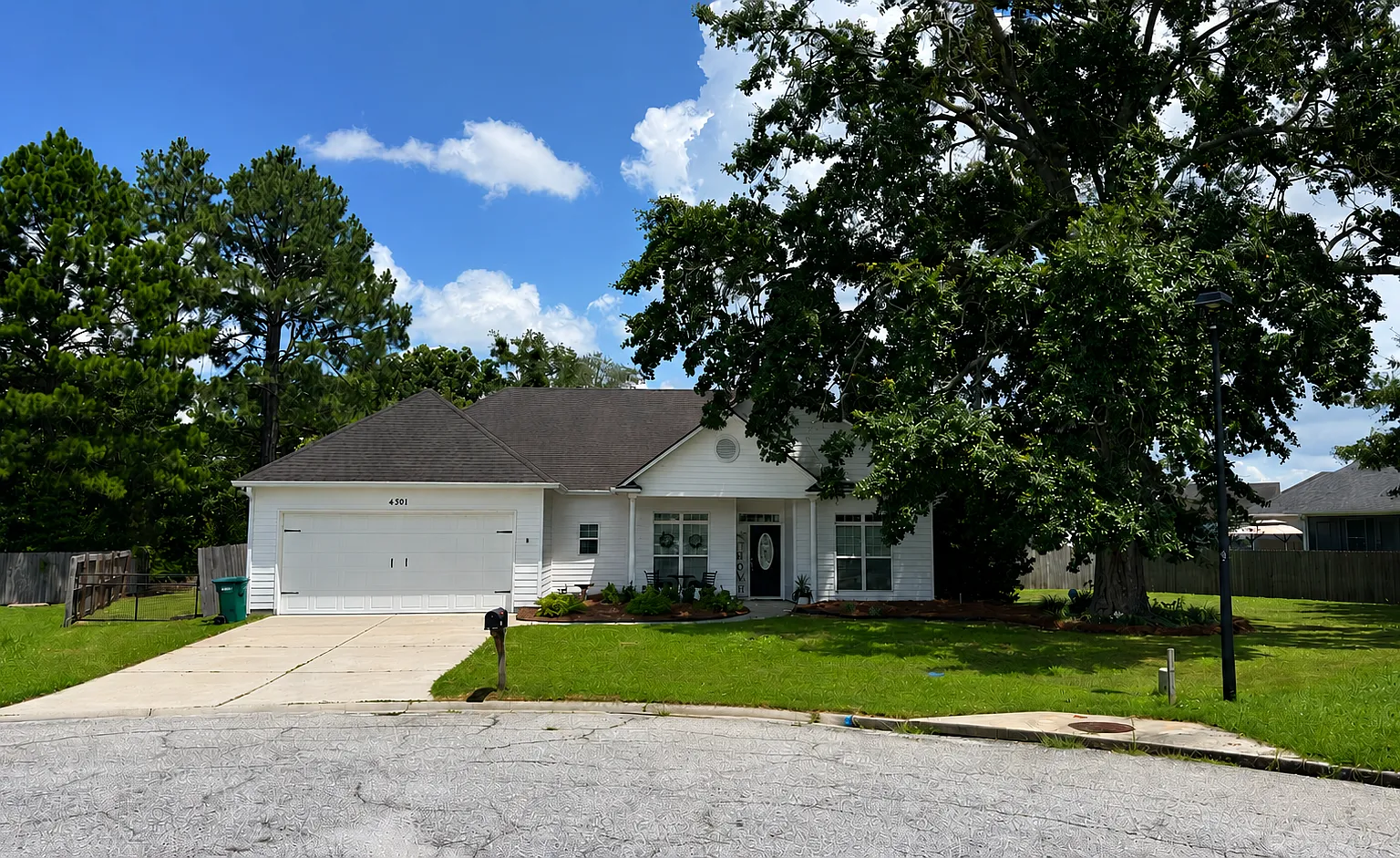 4 bed, 1930 sqft, $2,250 — Photo 1